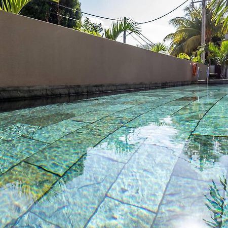 2 Bedroom Flat 15 Mins Walk From Flic En Flac Beach ภายนอก รูปภาพ