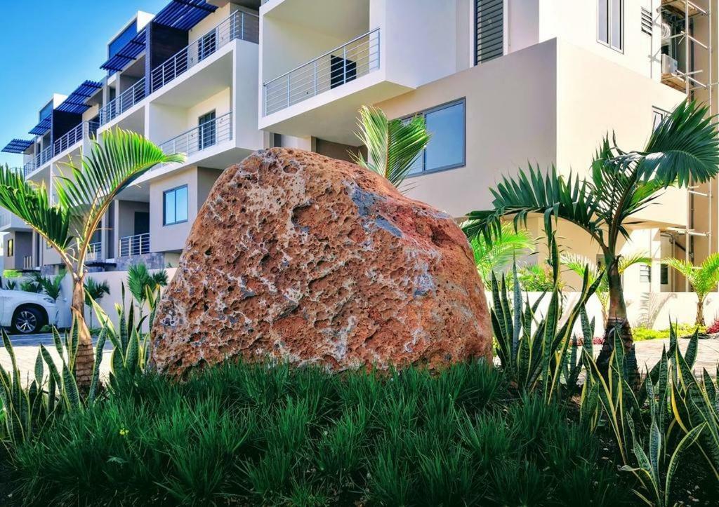 2 Bedroom Flat 15 Mins Walk From Flic En Flac Beach ภายนอก รูปภาพ