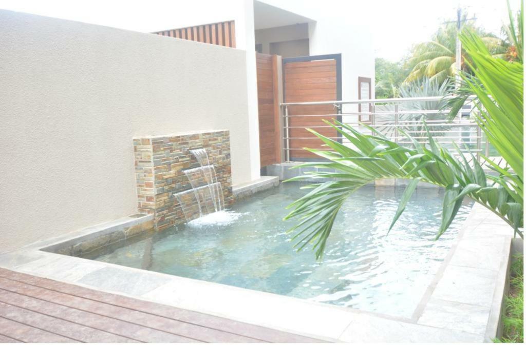 2 Bedroom Flat 15 Mins Walk From Flic En Flac Beach ภายนอก รูปภาพ