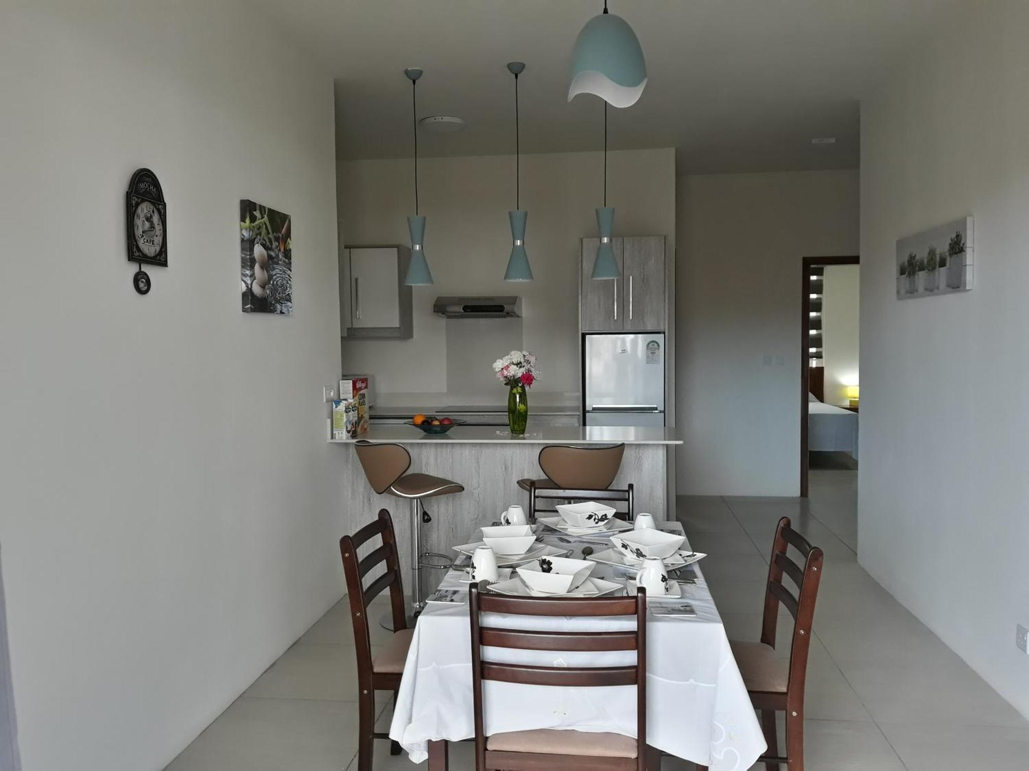2 Bedroom Flat 15 Mins Walk From Flic En Flac Beach ภายนอก รูปภาพ